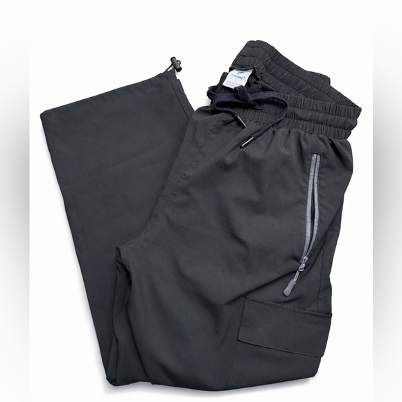 Black Quick-Dry Cargo Pants – Size L - Picture 3 of 4